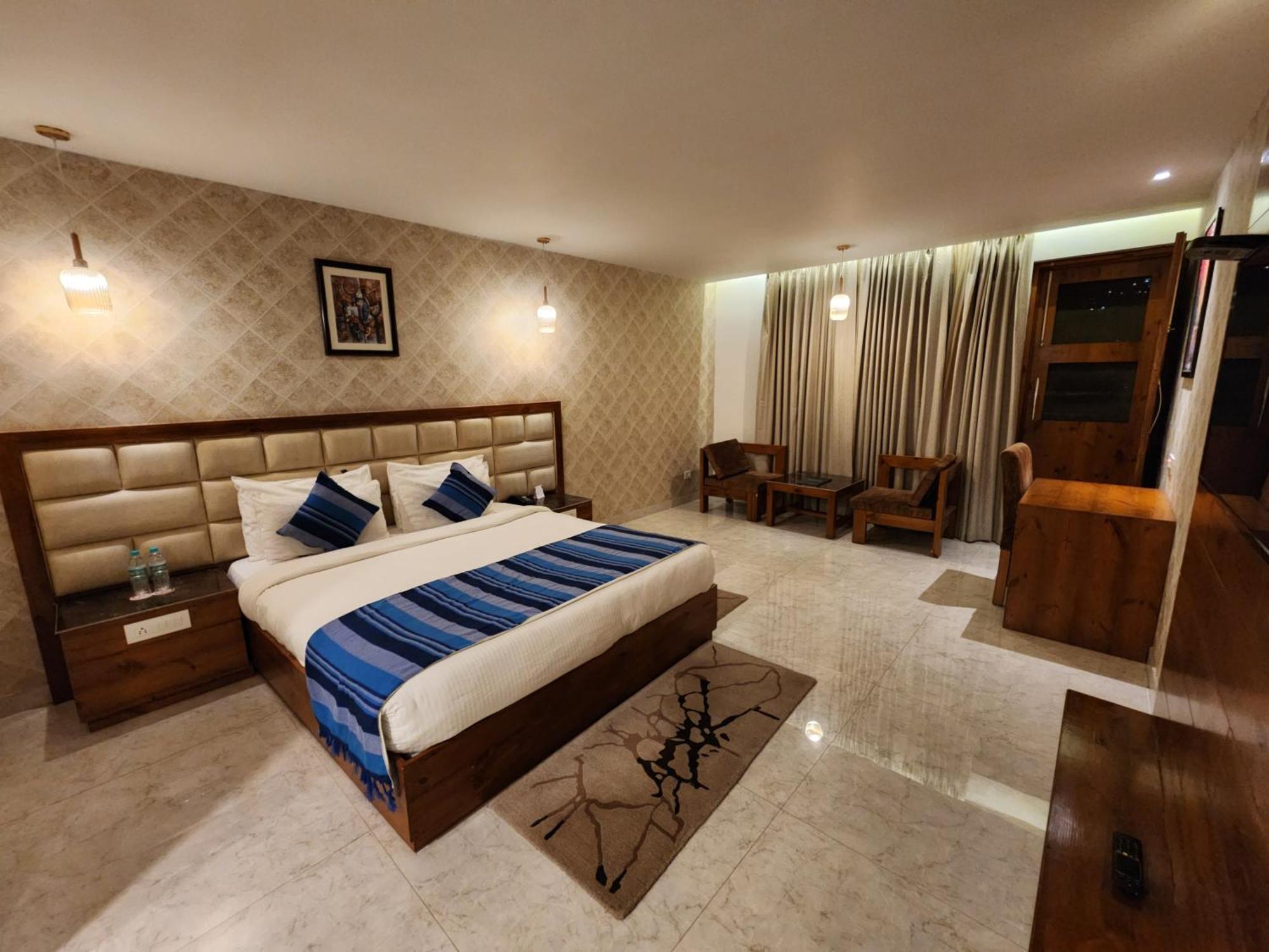 Golden Fern Resort Shimla Exterior foto